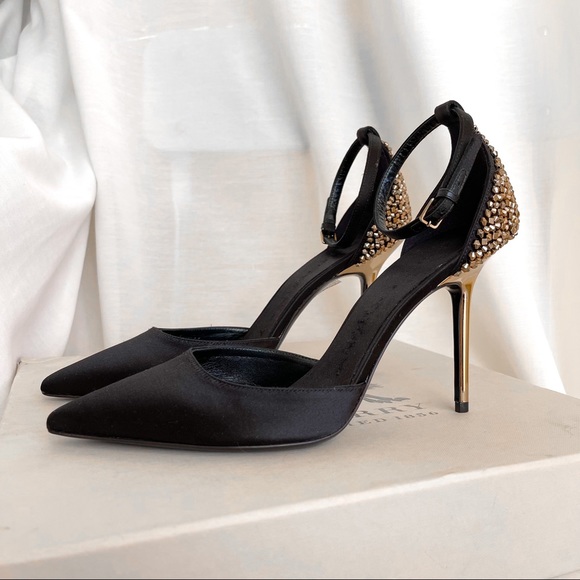 NWT Burberry Alanson Embellished Satin Heels Pumps 37.5 Black Gold